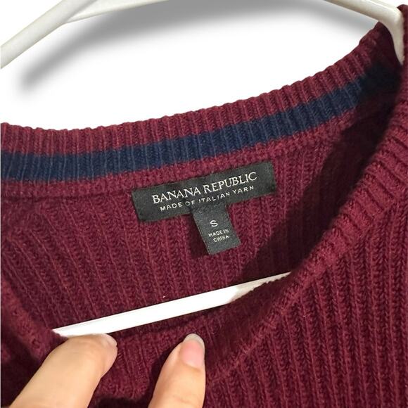 Men’s Banana Republic Maroon Sweater with Dark Blue patch Details Italian wool - Picture 3 of 4